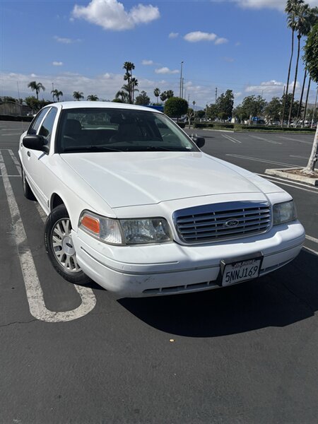 2005 Ford Crown Victoria LX  
