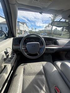 2005 Ford Crown Victoria LX   - Photo 11 - Riverside, CA 92505