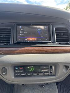 2005 Ford Crown Victoria LX   - Photo 10 - Riverside, CA 92505