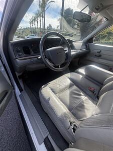2005 Ford Crown Victoria LX   - Photo 6 - Riverside, CA 92505