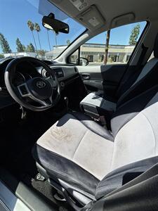 2012 Toyota Yaris 5-Door LE   - Photo 6 - Riverside, CA 92505