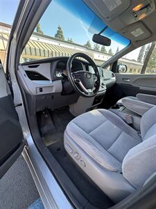 2016 Toyota Sienna LE 8-Passenger   - Photo 5 - Riverside, CA 92505