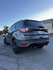 2017 Ford Escape SE   - Photo 4 - Riverside, CA 92505