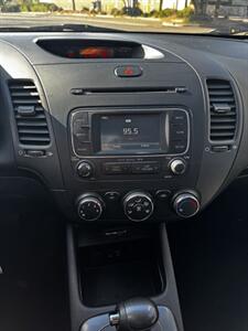 2016 Kia Forte LX   - Photo 9 - Riverside, CA 92505