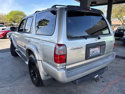 2000 Toyota 4Runner SR5   - Photo 7 - Riverside, CA 92505