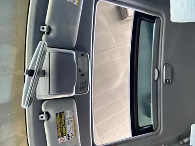 2000 Toyota 4Runner SR5   - Photo 12 - Riverside, CA 92505