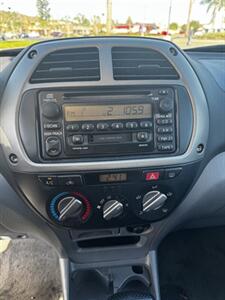 2002 Toyota RAV4   - Photo 11 - Riverside, CA 92505