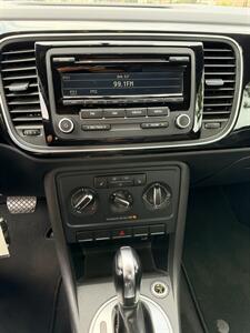 2012 Volkswagen Beetle 2.5L PZEV   - Photo 11 - Riverside, CA 92505