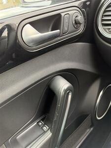 2012 Volkswagen Beetle 2.5L PZEV   - Photo 15 - Riverside, CA 92505