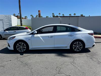 2019 Hyundai SONATA Hybrid Limited   - Photo 8 - Riverside, CA 92505