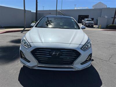 2019 Hyundai SONATA Hybrid Limited   - Photo 2 - Riverside, CA 92505