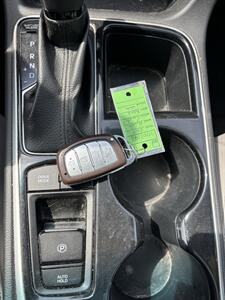2019 Hyundai SONATA Hybrid Limited   - Photo 15 - Riverside, CA 92505