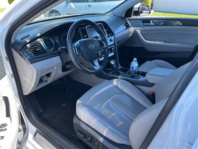 2019 Hyundai SONATA Hybrid Limited   - Photo 9 - Riverside, CA 92505