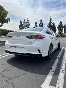 2019 Hyundai SONATA Hybrid Limited   - Photo 5 - Riverside, CA 92505