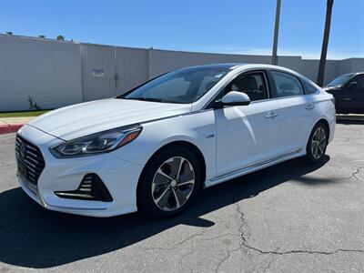 2019 Hyundai SONATA Hybrid Limited   - Photo 1 - Riverside, CA 92505