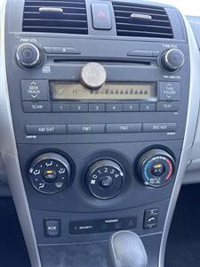 2010 Toyota Corolla LE   - Photo 13 - Riverside, CA 92505