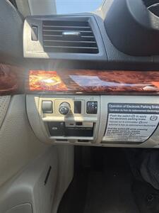 2011 Subaru Outback 2.5i Limited   - Photo 11 - Riverside, CA 92505