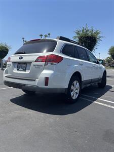 2011 Subaru Outback 2.5i Limited   - Photo 4 - Riverside, CA 92505