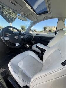 2008 Volkswagen Beetle Triple White PZEV   - Photo 5 - Riverside, CA 92505