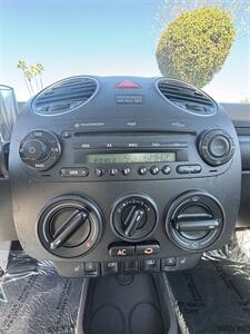 2008 Volkswagen Beetle Triple White PZEV   - Photo 9 - Riverside, CA 92505