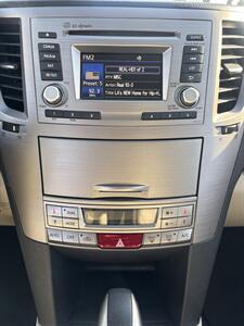 2012 Subaru Outback 2.5i Limited   - Photo 8 - Riverside, CA 92505