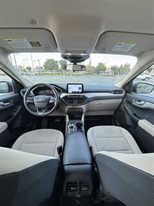 2020 Ford Escape SE   - Photo 9 - Riverside, CA 92505