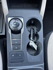 2020 Ford Escape SE   - Photo 12 - Riverside, CA 92505