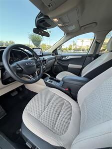 2020 Ford Escape SE   - Photo 5 - Riverside, CA 92505