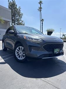 2020 Ford Escape SE   - Photo 1 - Riverside, CA 92505