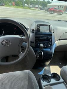 2010 Toyota Sienna CE 7-Passenger   - Photo 5 - La Vergne, TN 37086