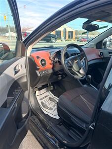 2016 Chevrolet Sonic LT Auto   - Photo 5 - La Vergne, TN 37086