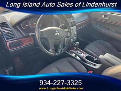 2011 Mitsubishi Galant SE   - Photo 6 - Lindenhurst, NY 11757