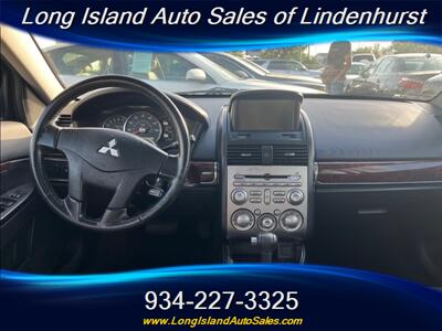 2011 Mitsubishi Galant SE   - Photo 11 - Lindenhurst, NY 11757