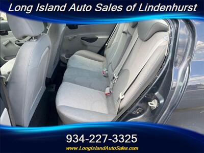 2011 Hyundai ACCENT GLS   - Photo 8 - Lindenhurst, NY 11757