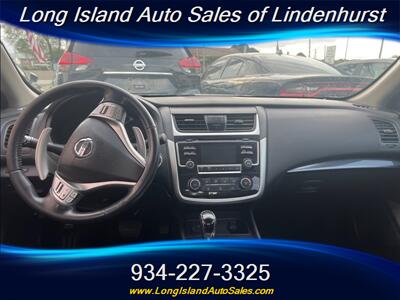 2018 Nissan Altima 2.5 SR   - Photo 11 - Lindenhurst, NY 11757