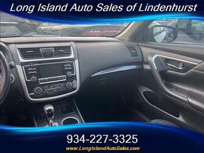 2018 Nissan Altima 2.5 SR   - Photo 13 - Lindenhurst, NY 11757