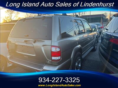 2004 Nissan Pathfinder SE   - Photo 4 - Lindenhurst, NY 11757