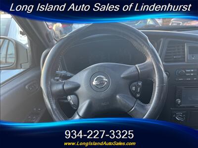 2004 Nissan Pathfinder SE   - Photo 15 - Lindenhurst, NY 11757