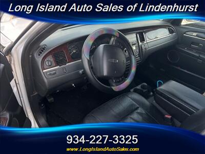 2007 Lincoln Town Car Executive   - Photo 7 - Lindenhurst, NY 11757