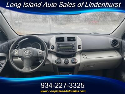 2012 Toyota RAV4 XLE   - Photo 9 - Lindenhurst, NY 11757