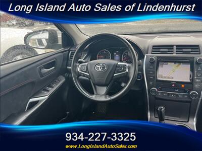 2016 Toyota Camry XSE V6   - Photo 10 - Lindenhurst, NY 11757