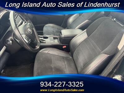 2016 Toyota Camry XSE V6   - Photo 7 - Lindenhurst, NY 11757