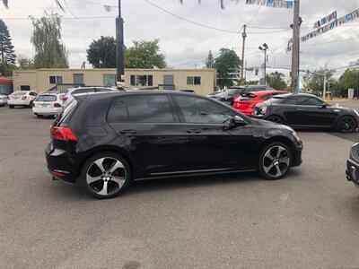 2016 Volkswagen Golf GTI SE   - Photo 2 - Portland, OR 97266