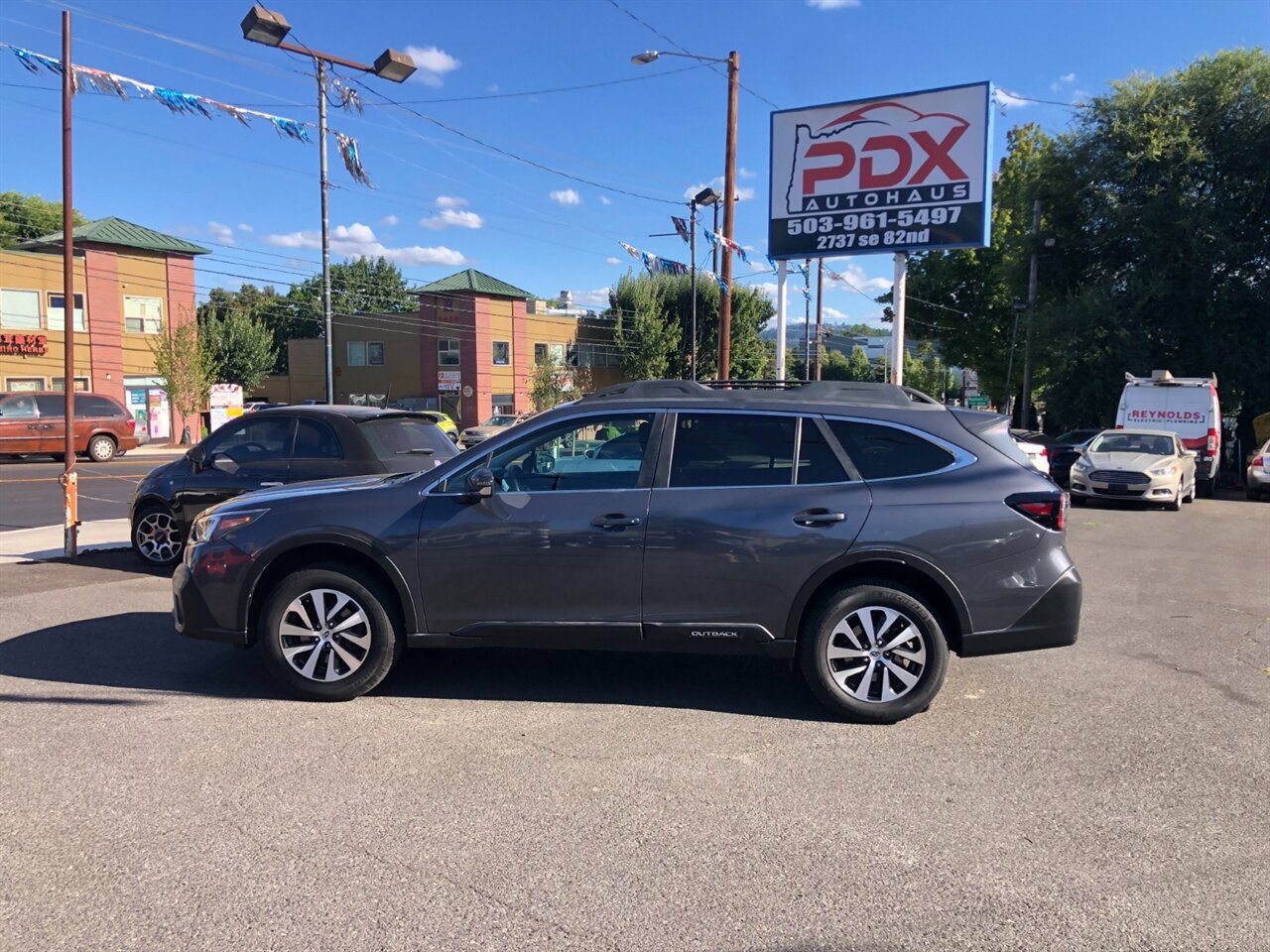 2020 Subaru Outback Premium   - Photo 1 - Portland, OR 97266