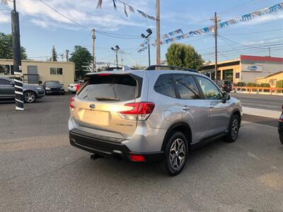 2020 Subaru Forester Premium   - Photo 4 - Portland, OR 97266