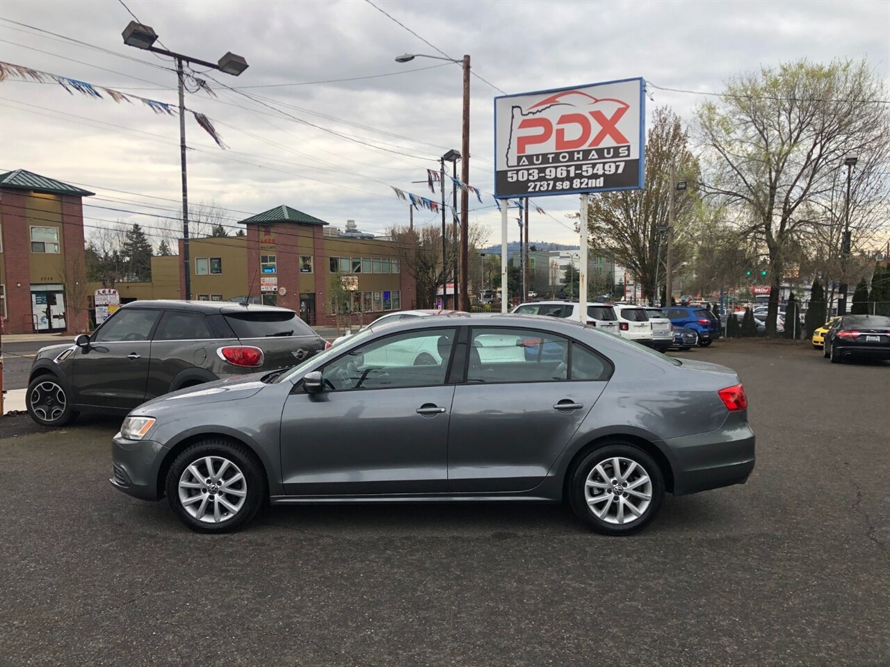 2012 Volkswagen Jetta SE   - Photo 1 - Portland, OR 97266