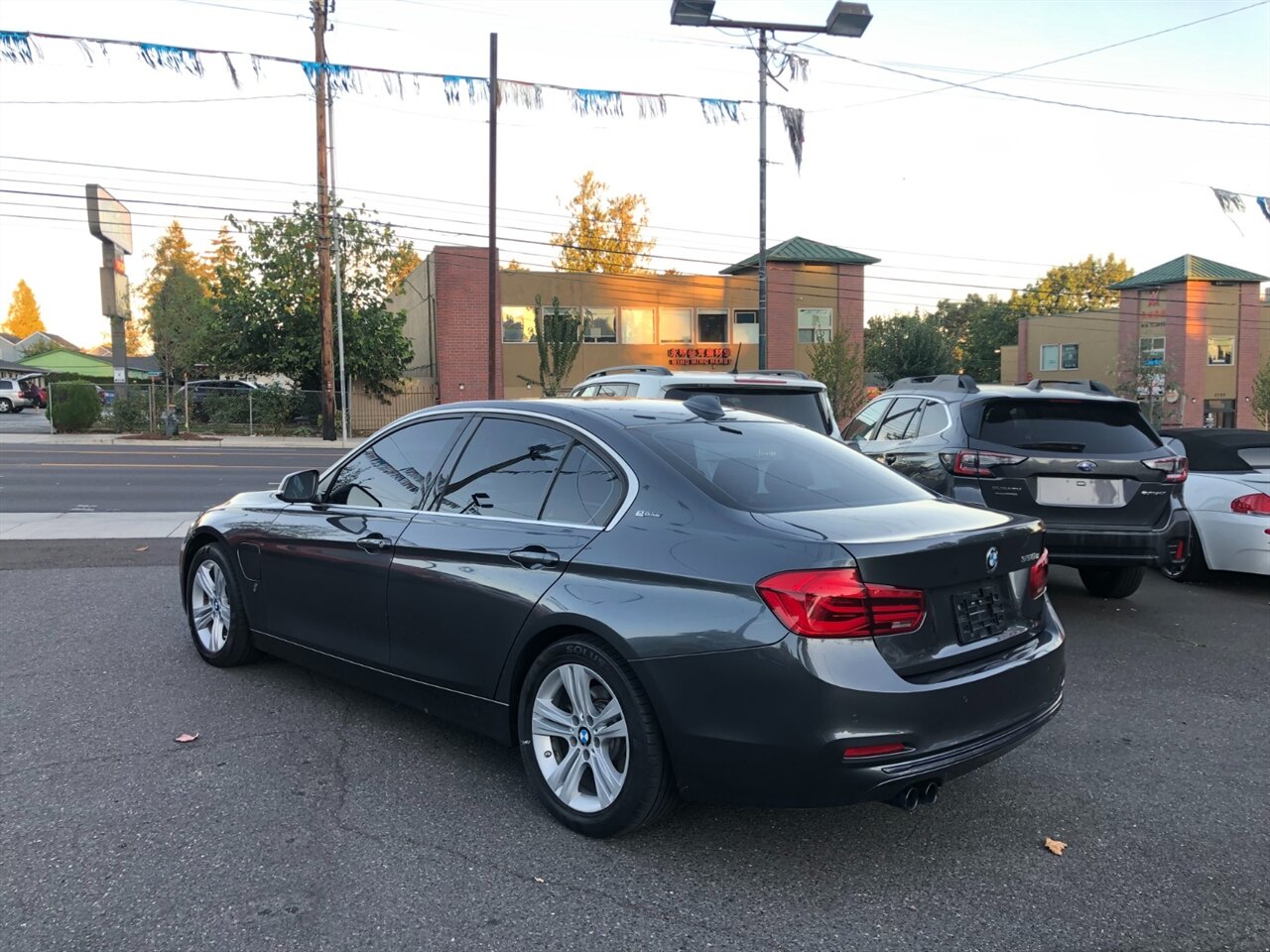 2018 BMW 330e iPerformance - Photo 3 - Portland, OR 97266