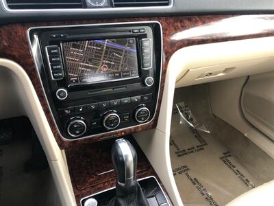 2012 Volkswagen Passat TDI SEL Premium - Photo 15 - Portland, OR 97266