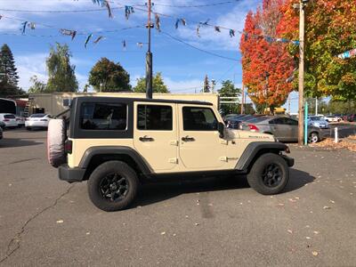 2011 Jeep Wrangler Unlimited Rubicon   - Photo 2 - Portland, OR 97266