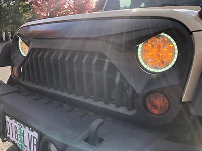 2011 Jeep Wrangler Unlimited Rubicon   - Photo 8 - Portland, OR 97266